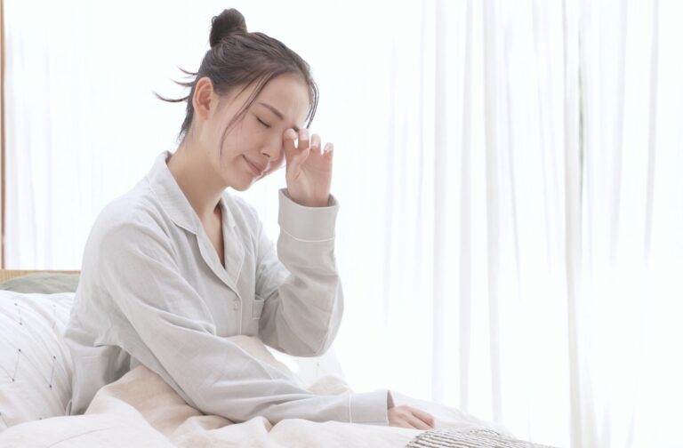 Why Do My Eyes Hurt When I Wake Up? | Envision Eye Care